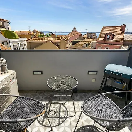 Lejlighed Whome Alfama 2-bed Minimalist Retreat For Digital Nomads & Remote Workers Lisboa