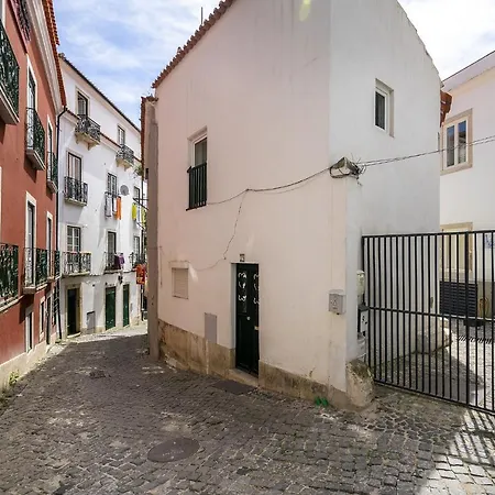 Lejlighed Whome Alfama 2-bed Minimalist Retreat For Digital Nomads & Remote Workers Lisboa