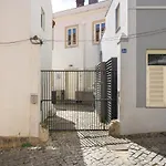 Whome Alfama 2-bed Minimalist Retreat For Digital Nomads & Remote Workers Lissabon