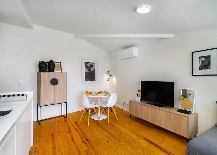 Whome Alfama 2-bed Minimalist Retreat For Digital Nomads & Remote Workers 아파트