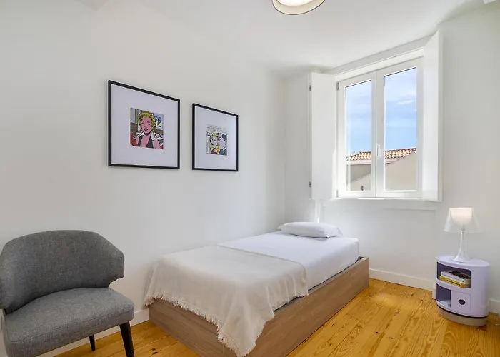 Whome Alfama 2-bed Minimalist Retreat For Digital Nomads & Remote Workers