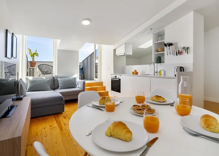Whome Alfama 2-bed Minimalist Retreat For Digital Nomads & Remote Workers *